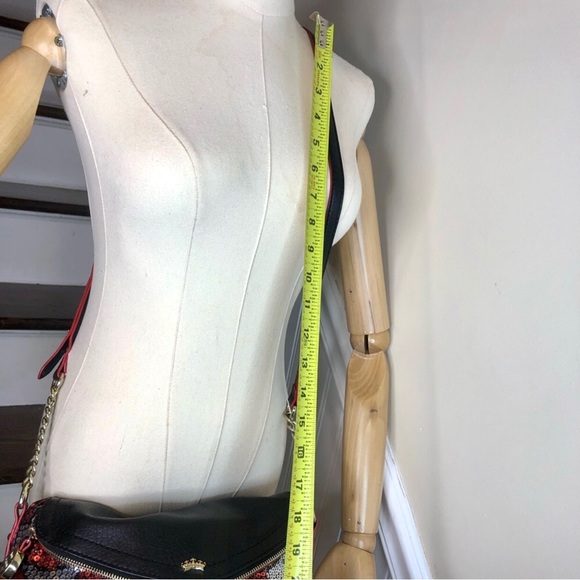 JUICY COUTURE Red Lipstick Kiss Lips Sequin Adjustable Crossbody Shoulder Bag - Picture 12 of 17